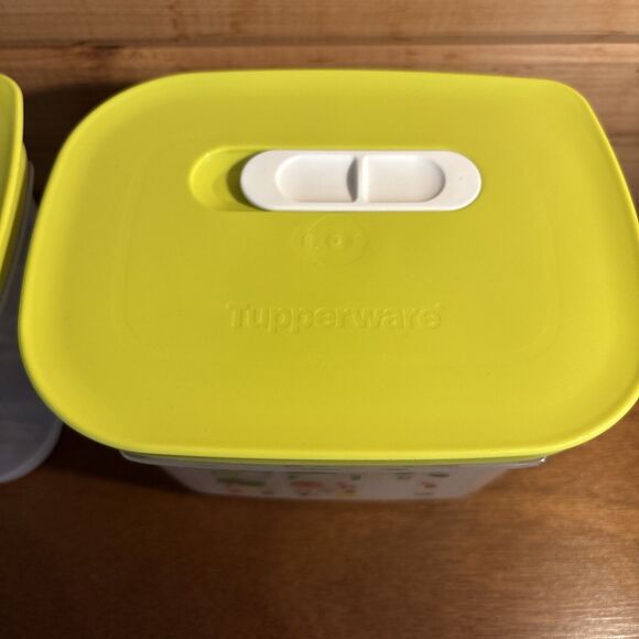 (2) Tupperware FRIDGESMART Deep Containers Fruit Vegetable Savers Fresh 1.75 Qt - Picture 3 of 7